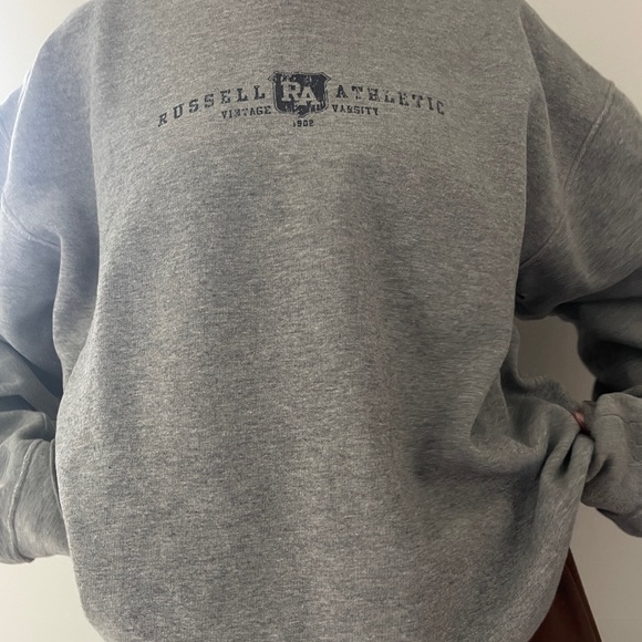 Vintage Russell Athletic Crewneck - Picture 7 of 10